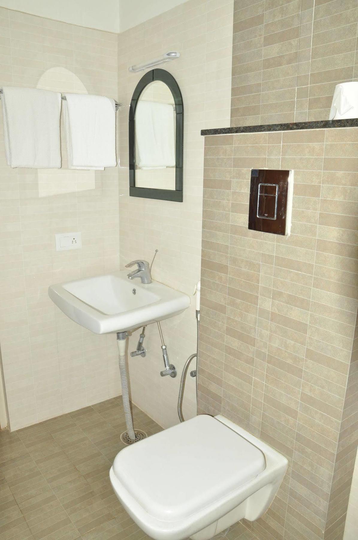 Orange Suites Airport Transit Stay Yelahanka Exterior photo